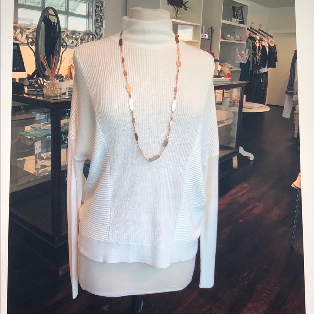 Feel the Piece Chester sweater in Ivory